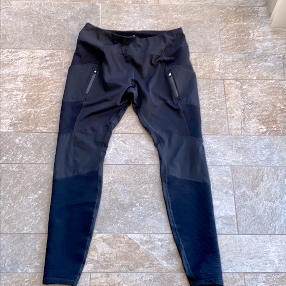 Athleta Leggings with zipper pockets